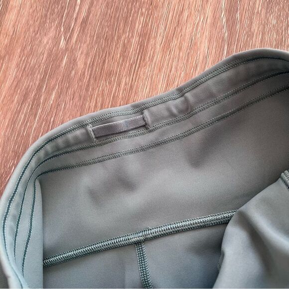 Lululemon Train times leggings high Rise mesh side panel women’s size 6 - Picture 11 of 12